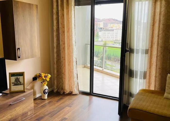 아파트 Spacious Modern 2br At Artificial Park