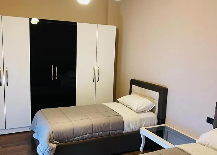 Spacious Modern 2br At Artificial Park 아파트 티라나