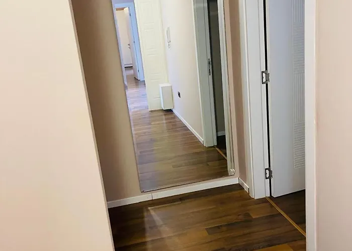 Spacious Modern 2br At Artificial Park 아파트